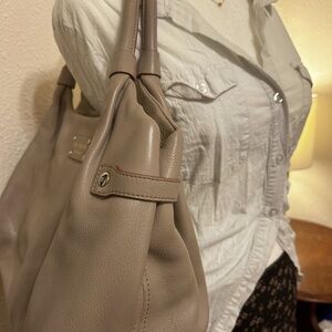 Kate spade medium khaki shoulder bag.